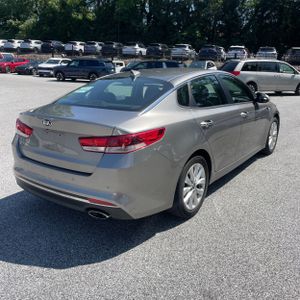 2018 KIA OPTIMA LX photo 8