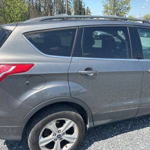 FORD ESCAPE SE - 9