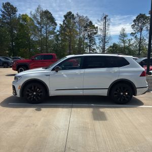 VOLKSWAGEN TIGUAN SE R-LINE BLACK - 3