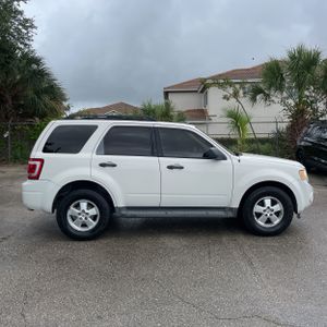 FORD ESCAPE XLT - 10