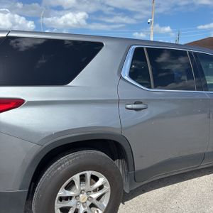 CHEVROLET TRAVERSE LS - 9