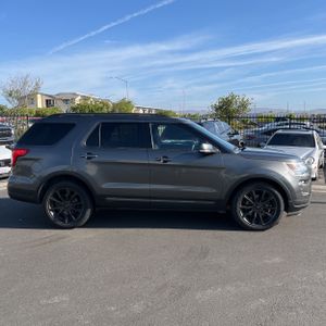 FORD EXPLORER XLT - 10