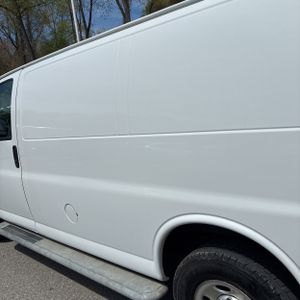 CHEVROLET EXPRESS 2500 - 6