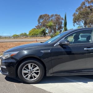 KIA OPTIMA LX - 2