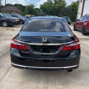 2017 Honda ACCORD LX — фото 7