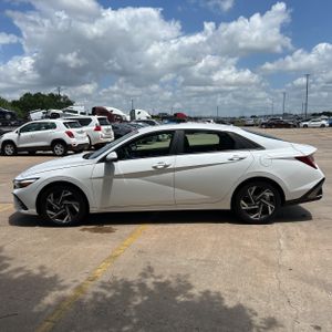 HYUNDAI ELANTRA SEL CONVENIENCE - 3