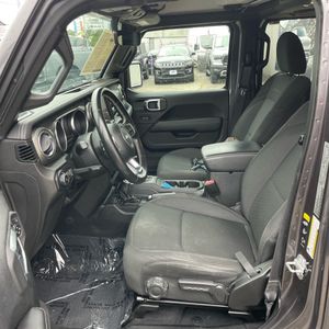 2022 JEEP WRANGLER UNLIMITED SAHARA 照片 30