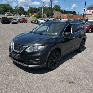 2017 Nissan ROGUE SV — фото 1