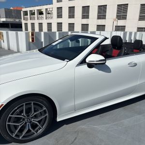 MERCEDES-BENZ E-CLASS - 2