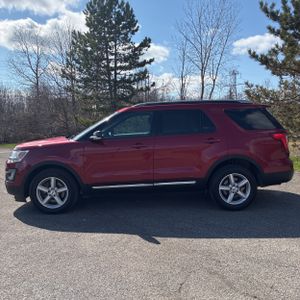 FORD EXPLORER XLT - 3