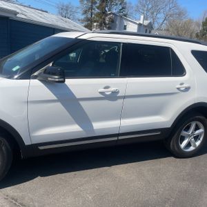 FORD EXPLORER XLT - 3