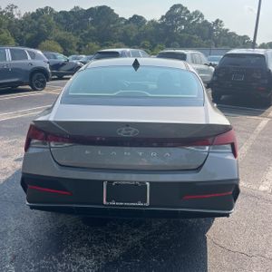 صورة 7 لـ 2024 Hyundai ELANTRA SE
