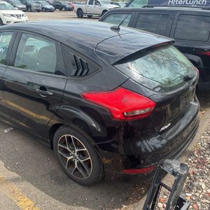 FORD FOCUS SE - 4