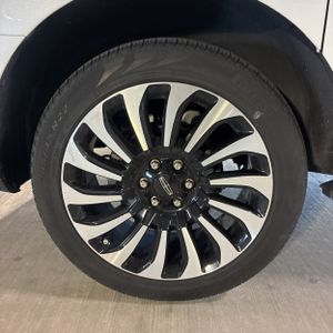 2023 Lincoln NAVIGATOR L BLACK LABEL thumbnail 19