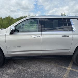 CHEVROLET SUBURBAN PREMIER - 4