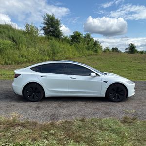 صورة 10 لـ 2025 Tesla MODEL 3 LONG RANGE