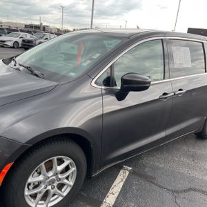CHRYSLER PACIFICA TOURING L - 2