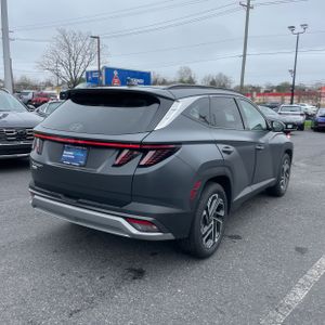 HYUNDAI TUCSON LIMITED - 8