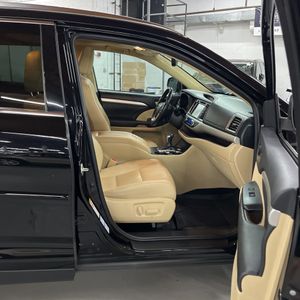 2019 Toyota HIGHLANDER XLE — миниатюра 28