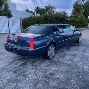 Cadillac DTS - 8