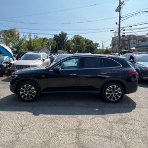 2025 Mercedes-BENZ GLC 照片 3