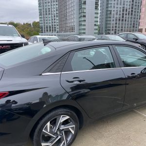 HYUNDAI ELANTRA SEL - 9