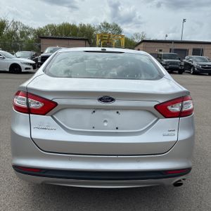 FORD FUSION SE - 4