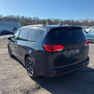 CHRYSLER PACIFICA TOURING L - 5