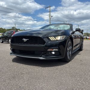 FORD MUSTANG V6 - 1
