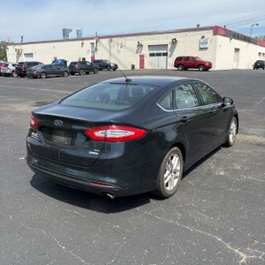 FORD FUSION SE - 8