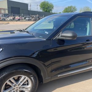 FORD EXPLORER XLT - 2