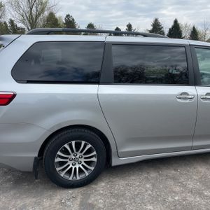 TOYOTA SIENNA - 9