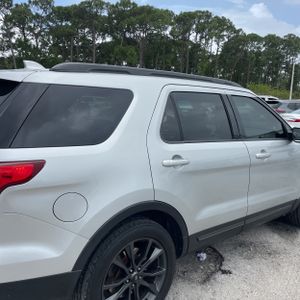 FORD EXPLORER XLT - 9