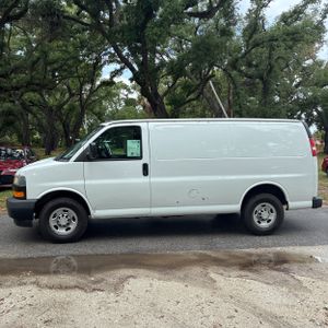 CHEVROLET EXPRESS 2500 - 3