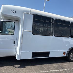 FORD E-450 CUTAWAY - 4