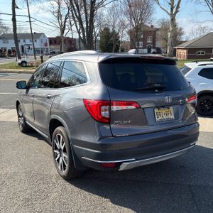 HONDA PILOT TOURING W/REAR CAPTAIN'S CHAIRS - 5