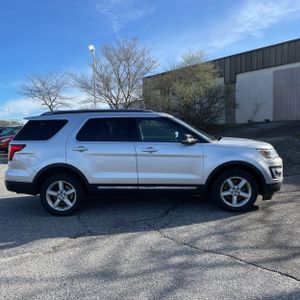FORD EXPLORER XLT - 10