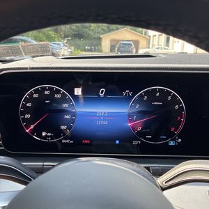2025 Mercedes-BENZ GLS thumbnail 42