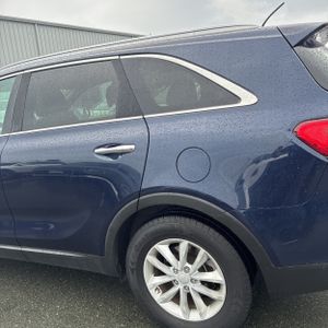 KIA SORENTO LX V6 - 6