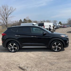 HYUNDAI TUCSON LIMITED - 10