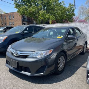 TOYOTA CAMRY - 1
