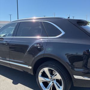 2017 Bentley BENTAYGA BASE — фото 6