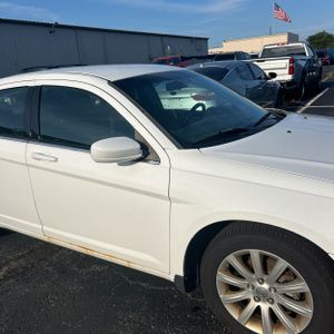 2011 Chrysler 200 TOURING photo 13
