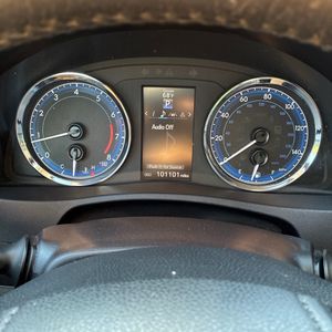صورة 40 لـ 2017 Toyota COROLLA SE