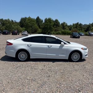 صورة 10 لـ 2013 FORD FUSION HYBRID SE