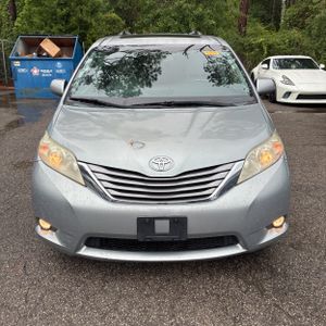 2015 Toyota SIENNA XLE 8-PASSENGER thumbnail 14
