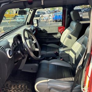 صورة 32 لـ 2010 JEEP WRANGLER UNLIMITED SAHARA