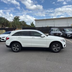 MERCEDES-BENZ GLC - 10