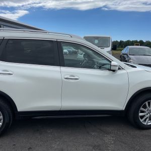 2018 Nissan ROGUE SV — миниатюра 11