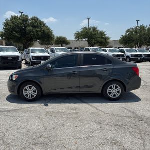 صورة 3 لـ 2016 Chevrolet SONIC LT AUTO